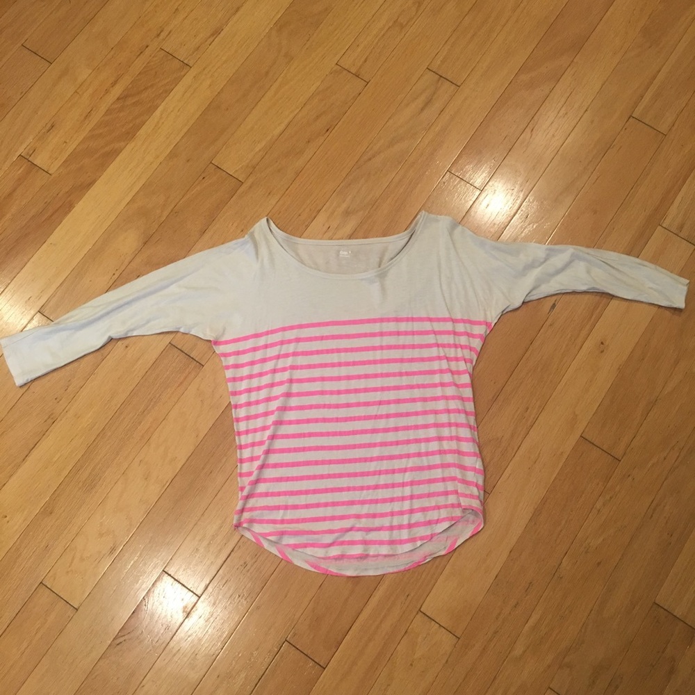 Gap lightweight cotton 3/4 sleeve tee 💜